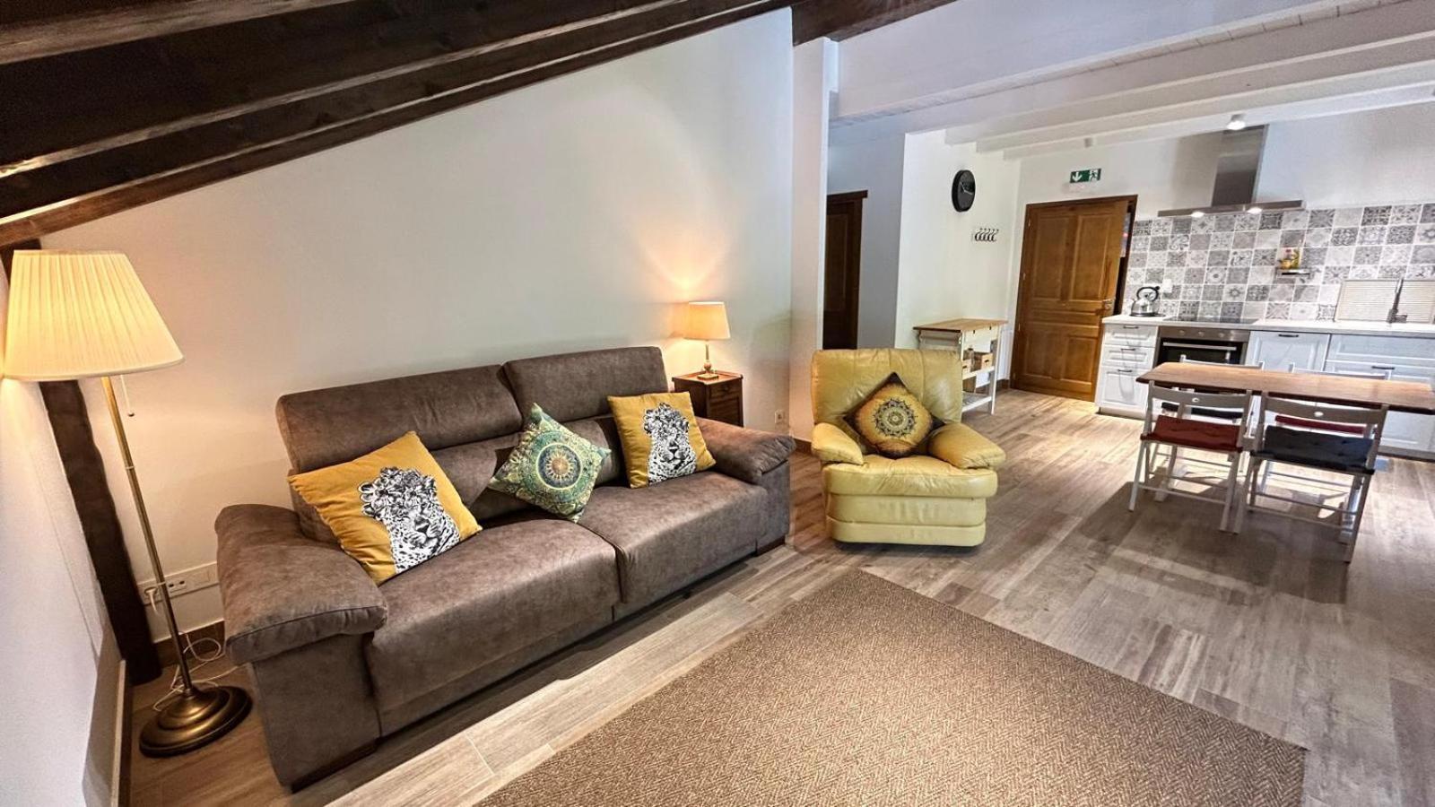 Apartamentos Iparagirre Ispaster Luaran gambar
